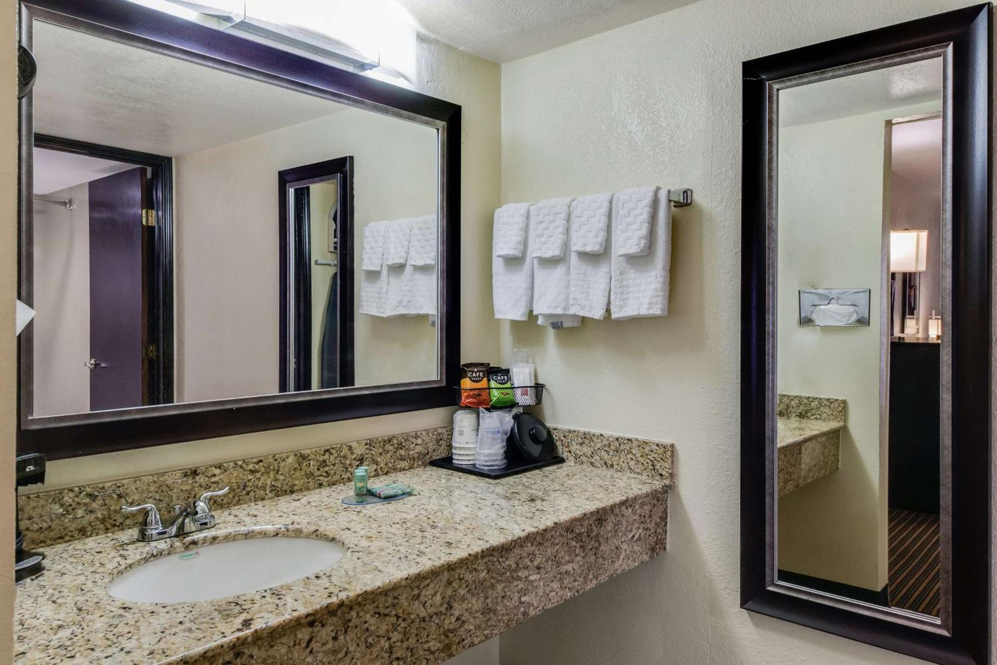 Best Western Inn Of Del Rio Bagian luar foto