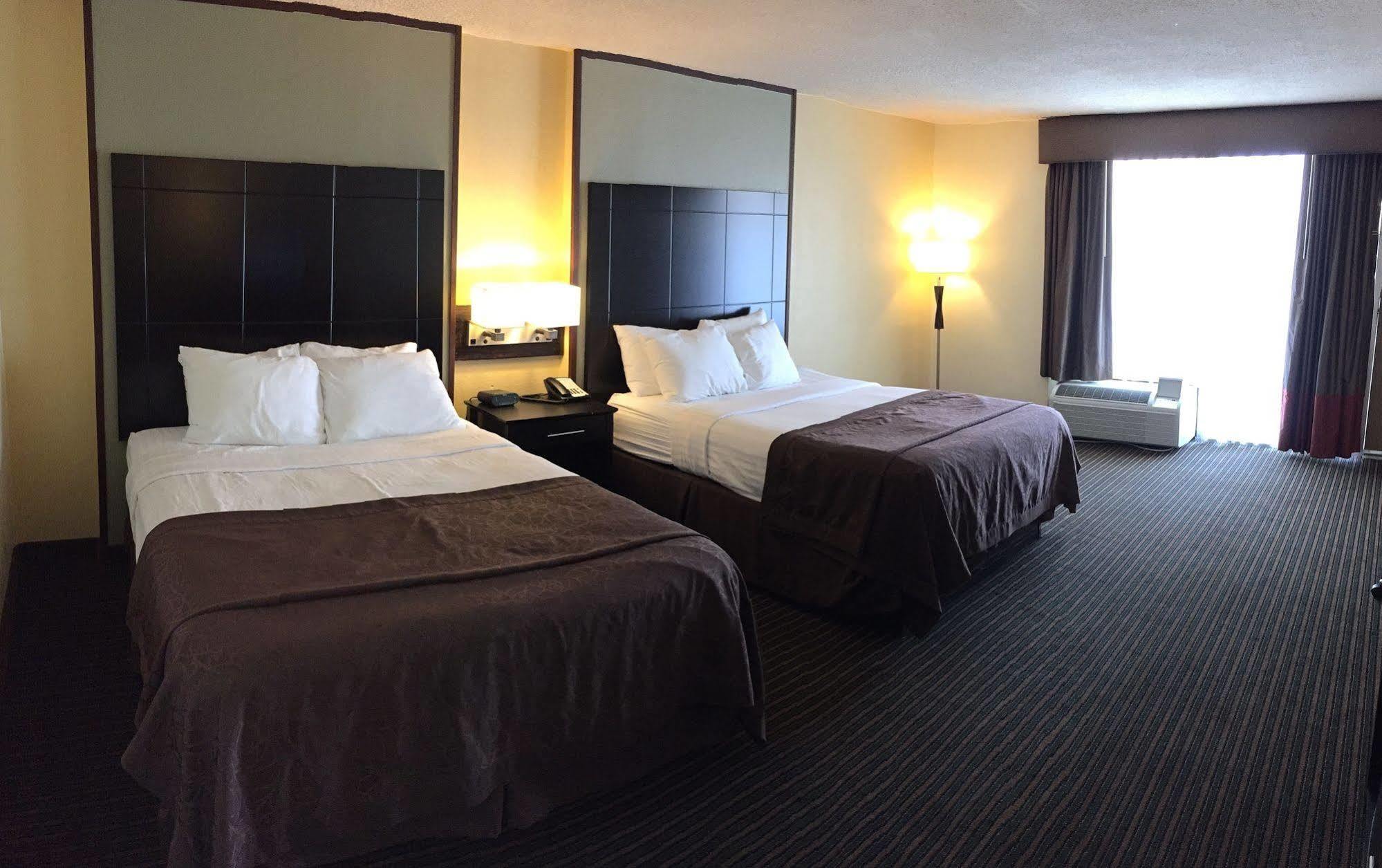 Best Western Inn Of Del Rio Bagian luar foto